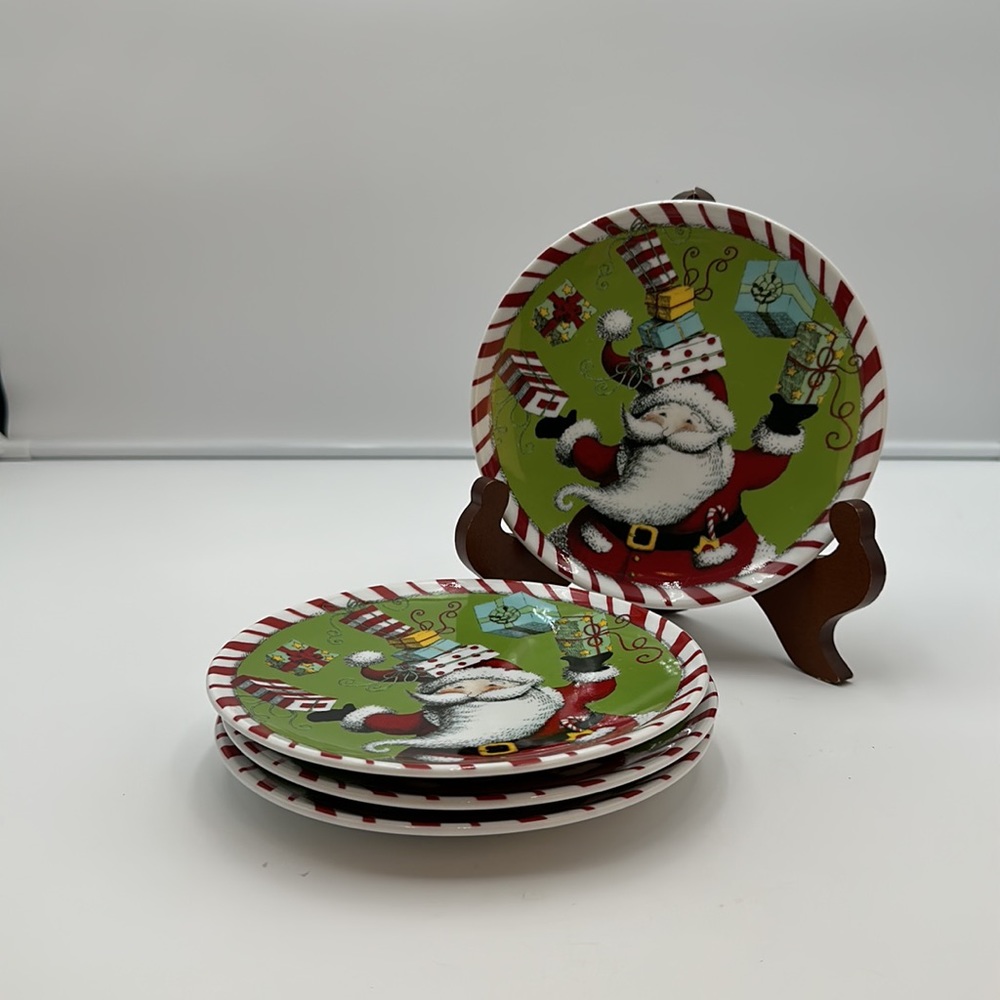 Design by Design Peppermint Santa Plates by Ingrid -set of 4